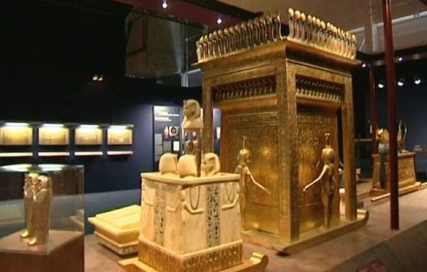 Le plateau de Gizeh et le musée Egyptien du Caire  1 journée