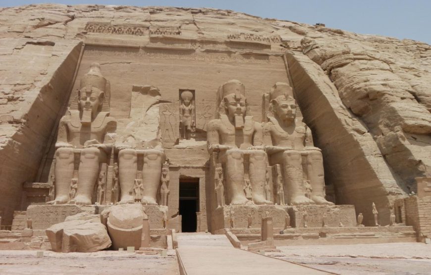 Au départ de Louxor vers Assouan : Edfou, kom Ombo, Philae, le haut barrage, l’obélisque inachevé et Abou simbel 3 jours / 2 nuits